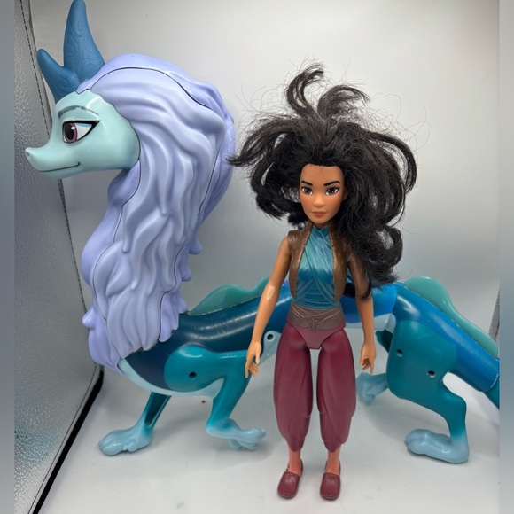 Raya and the Last Dragon Sisu Color Splash Action Figure Jumbo 24" Hasbro 2021 - Picture 1 of 5